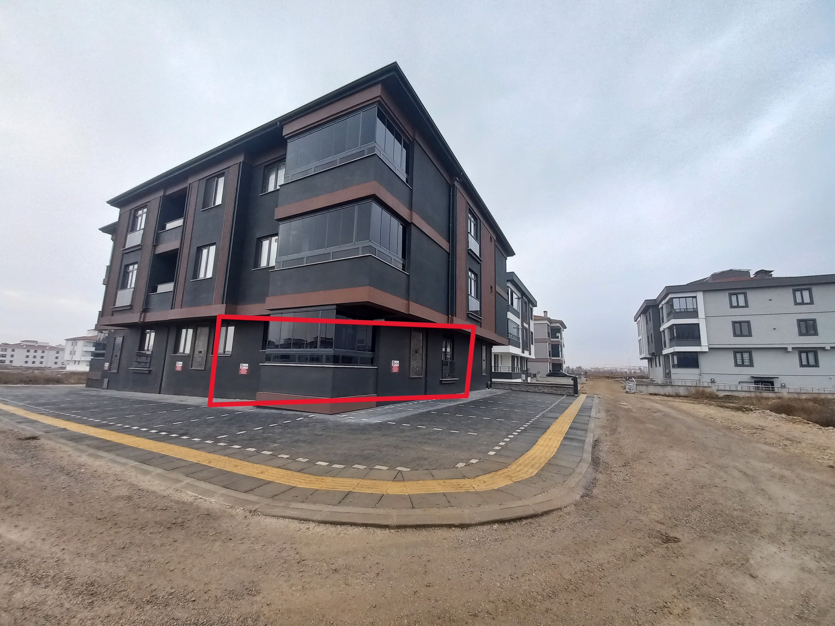 Kent Park Yanında 3+0 Yüksek Giriş Kiralık Daire