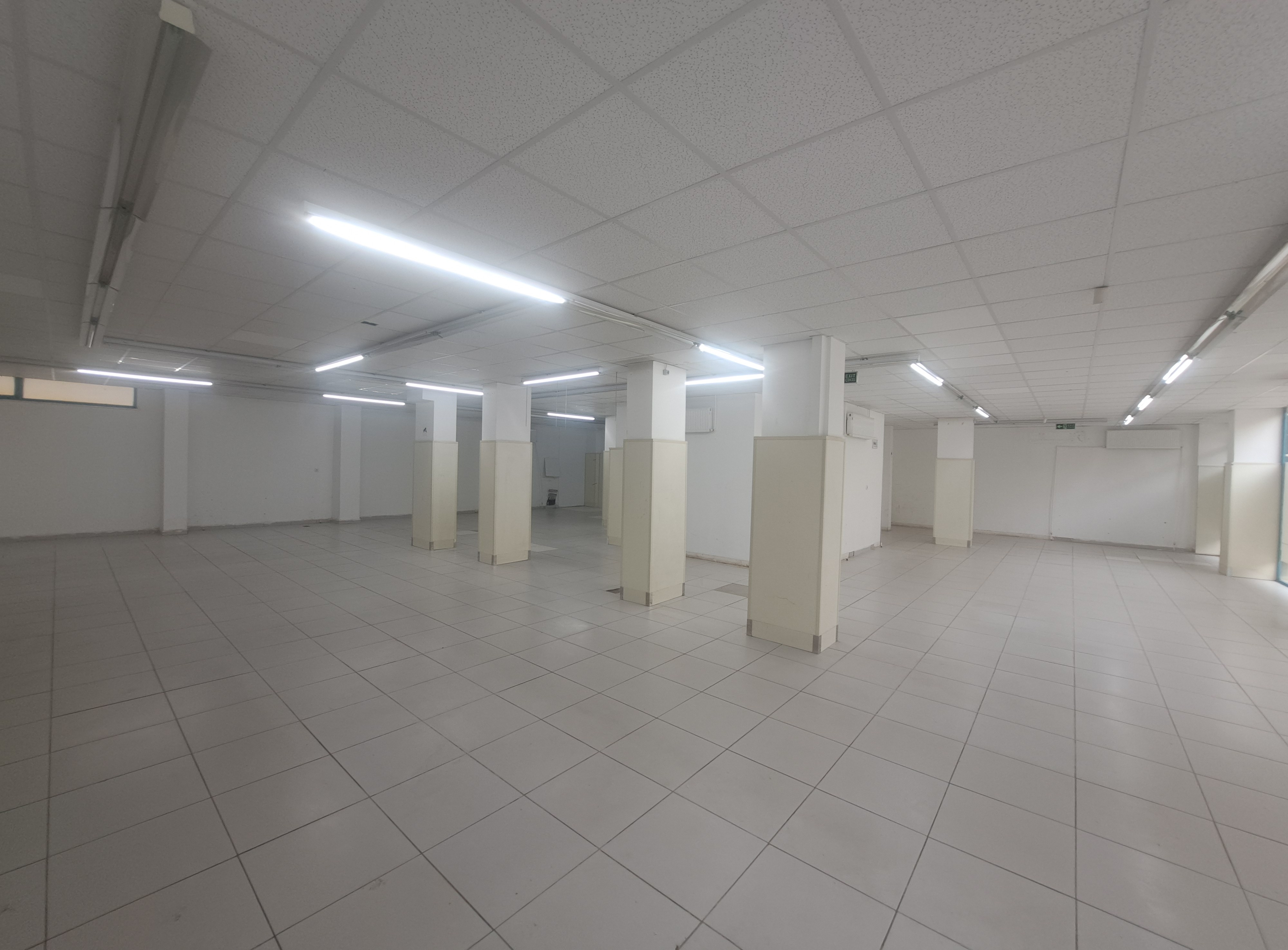 İkbal Sitesine Yakın 300 M2 Kiralık Dükkan