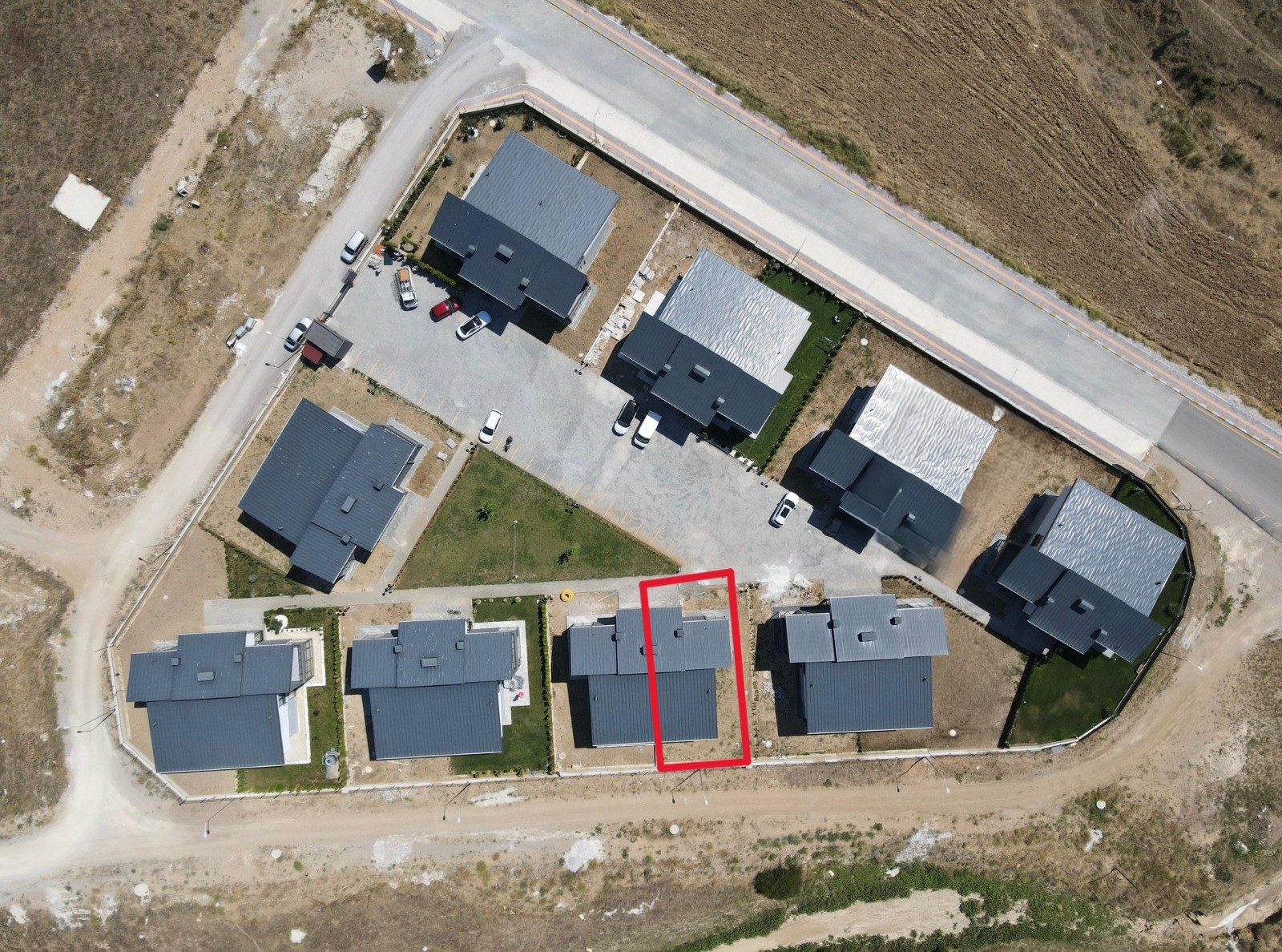 Slimkent Yeşil Vadi Villasında 2 Katlı 405 M2 4+1 Satılık Villa