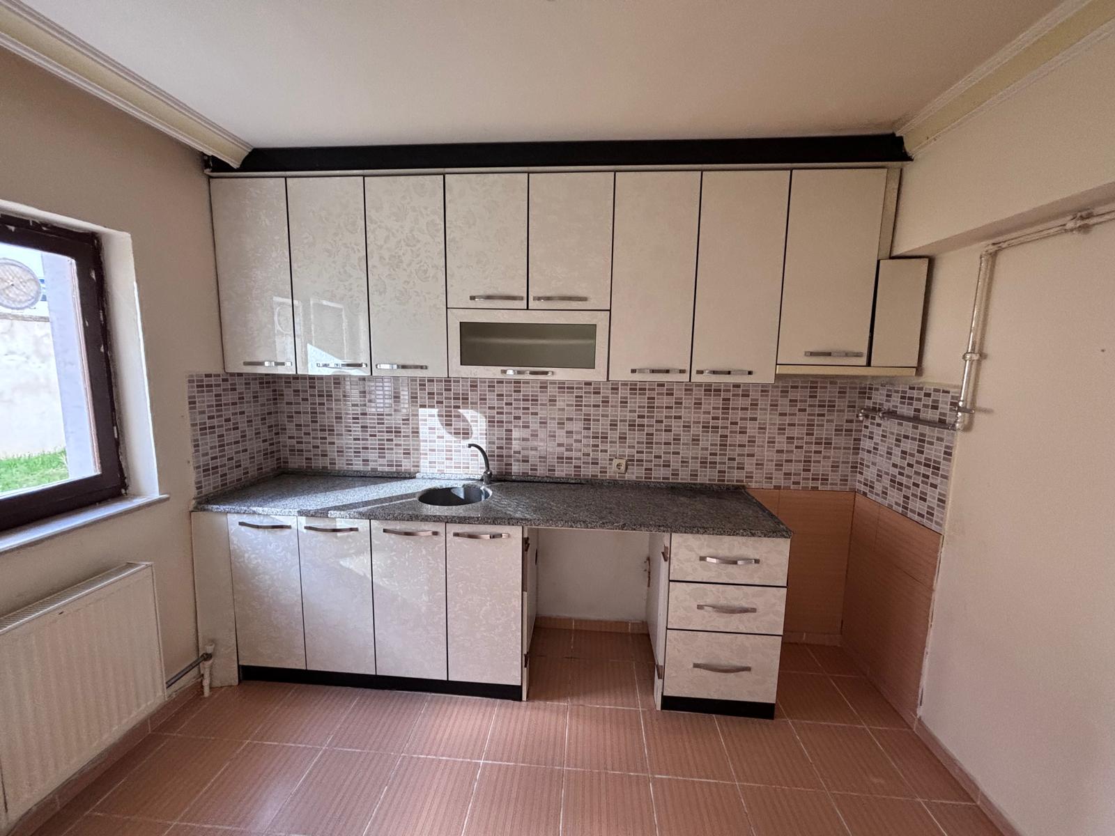 Buhara Hz.İbrahim Cami Arkasında Düz Giriş Satılık 1+1 Daire