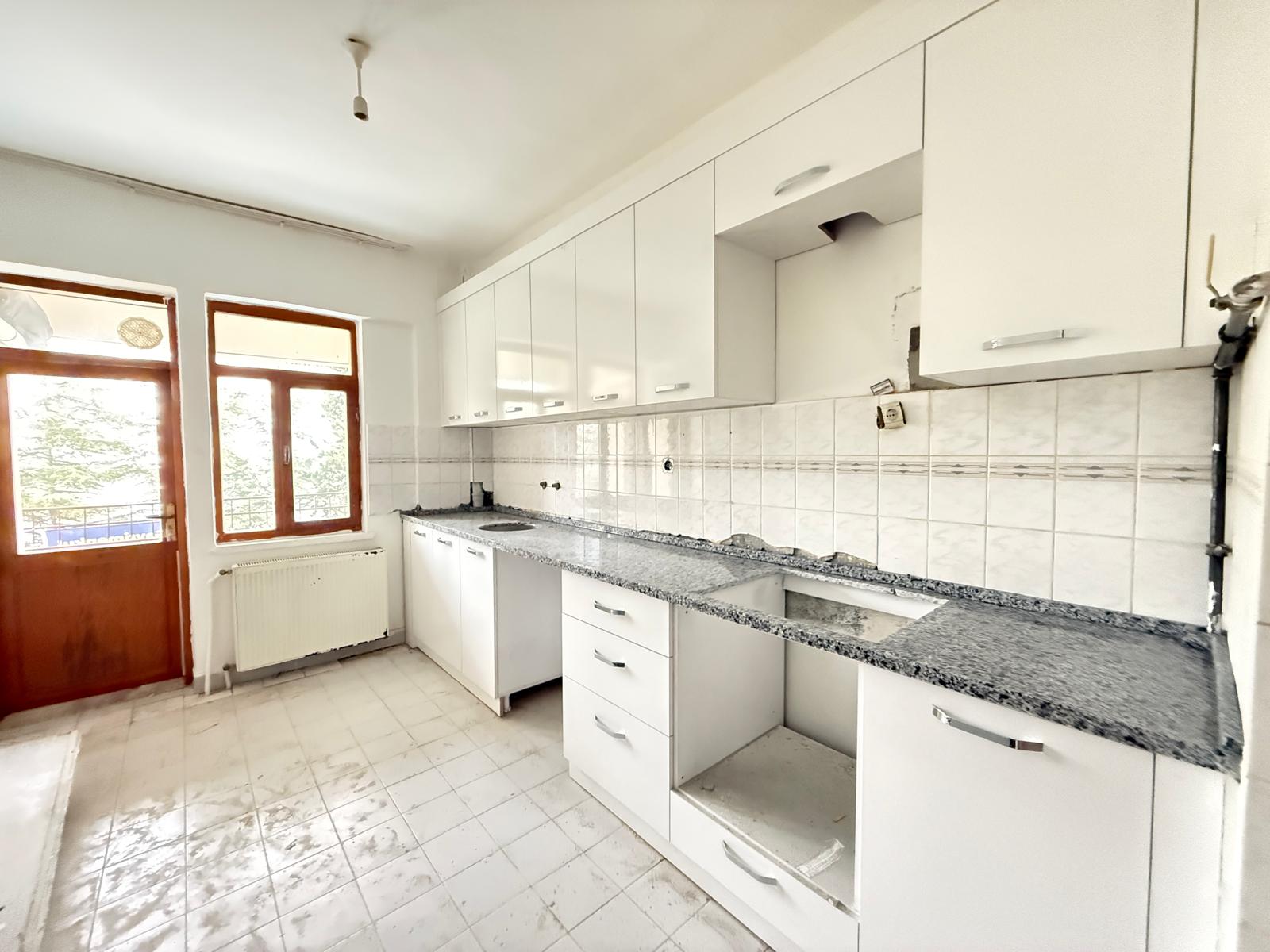 Buhara Perşembe Pazarı Yakınında Kiralık 3+1 Daire